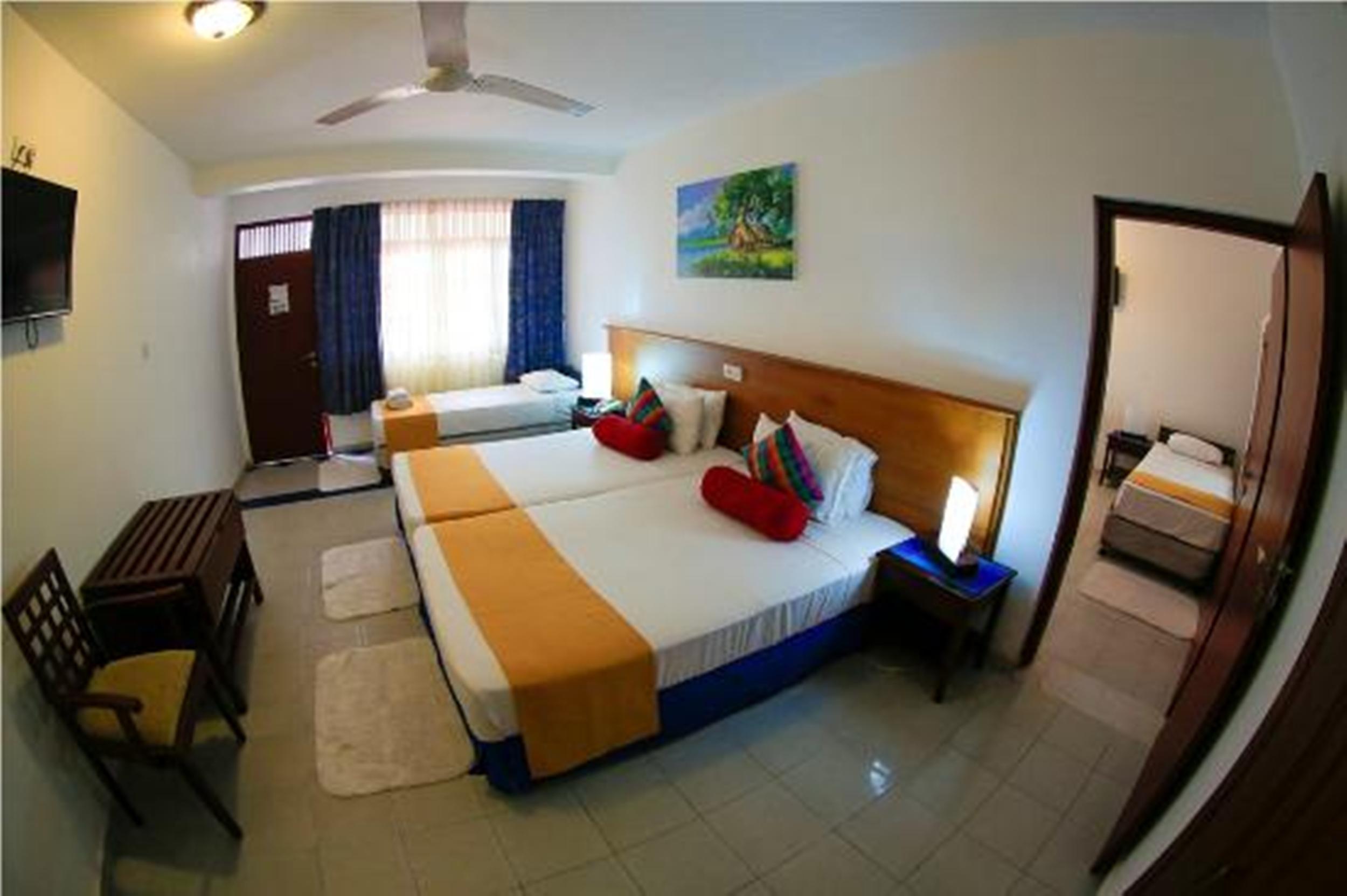 Catamaran Beach Hotel Negombo Exterior foto