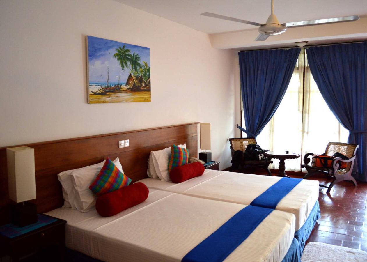 Catamaran Beach Hotel Negombo Exterior foto